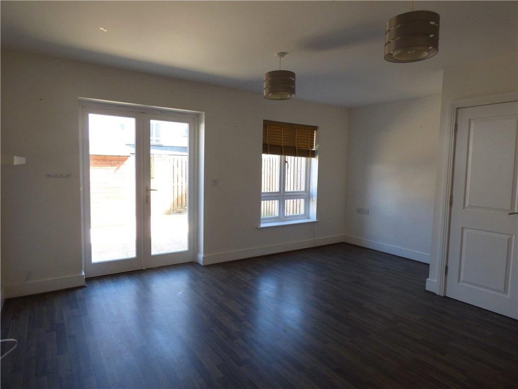 Property photo 3 of 11 Ground Reception