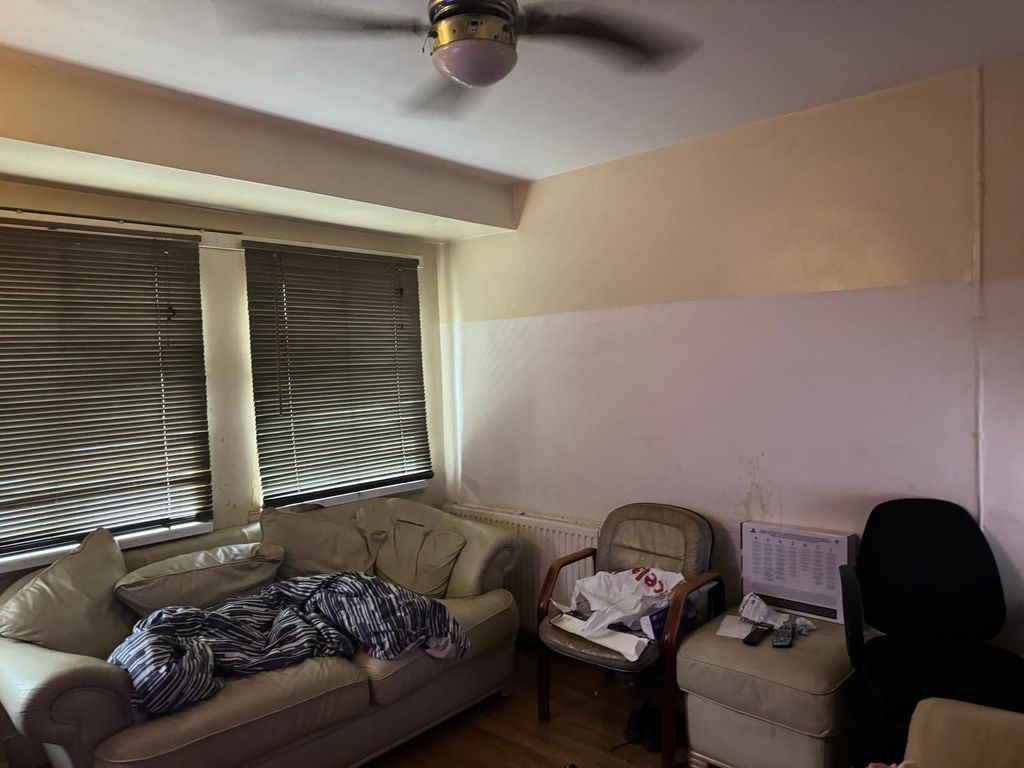 Property photo 2 of 4