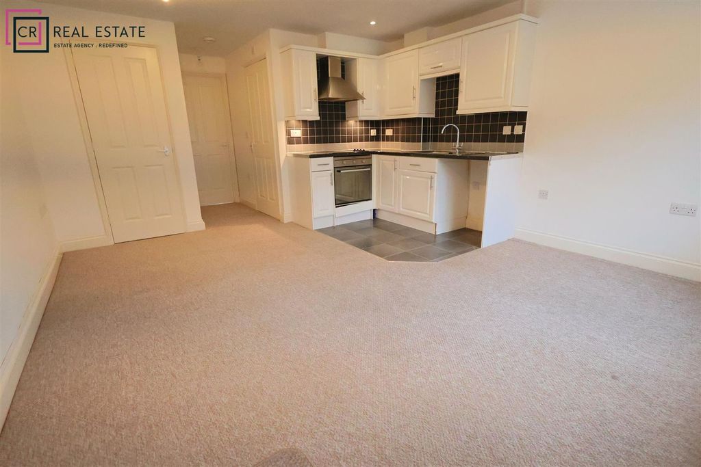 Property photo 2 of 6