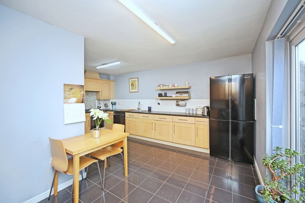 Property photo 3 of 17 Pbox-Img.Jpg