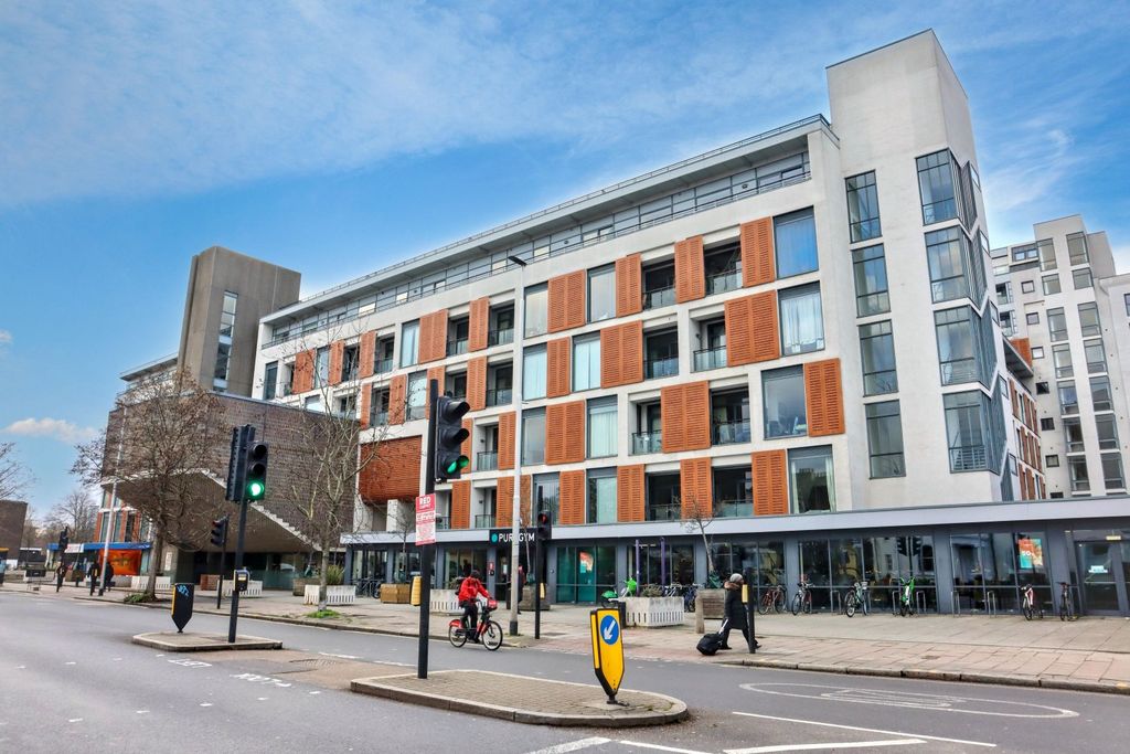 Property photo 1 of 11