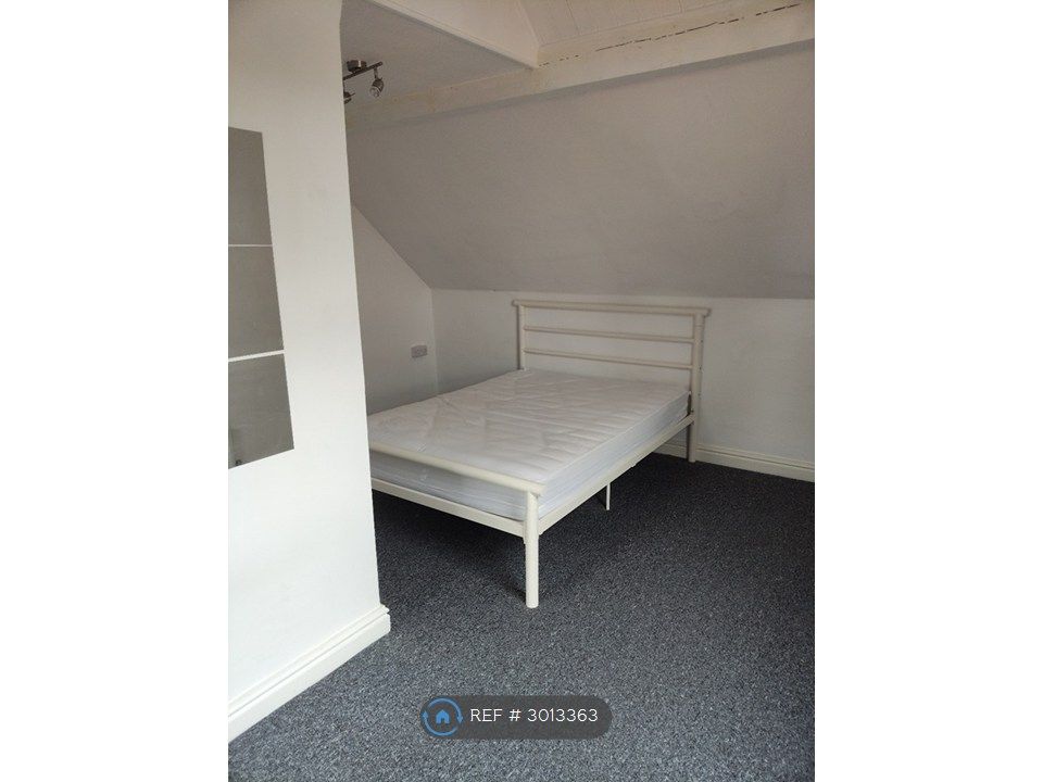 Property photo 1 of 10 Bedroom