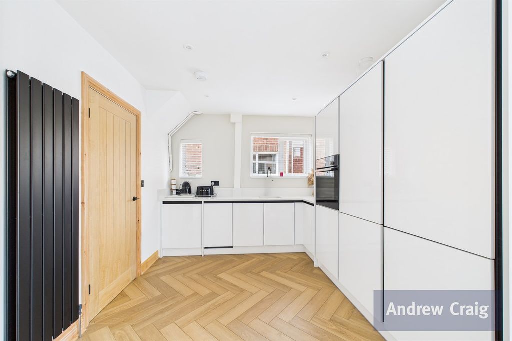 Property photo 3 of 23 Kitchen Diner