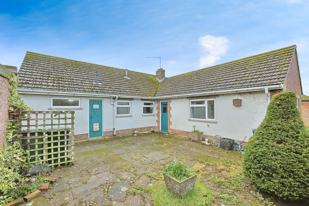 Property photo 2 of 23