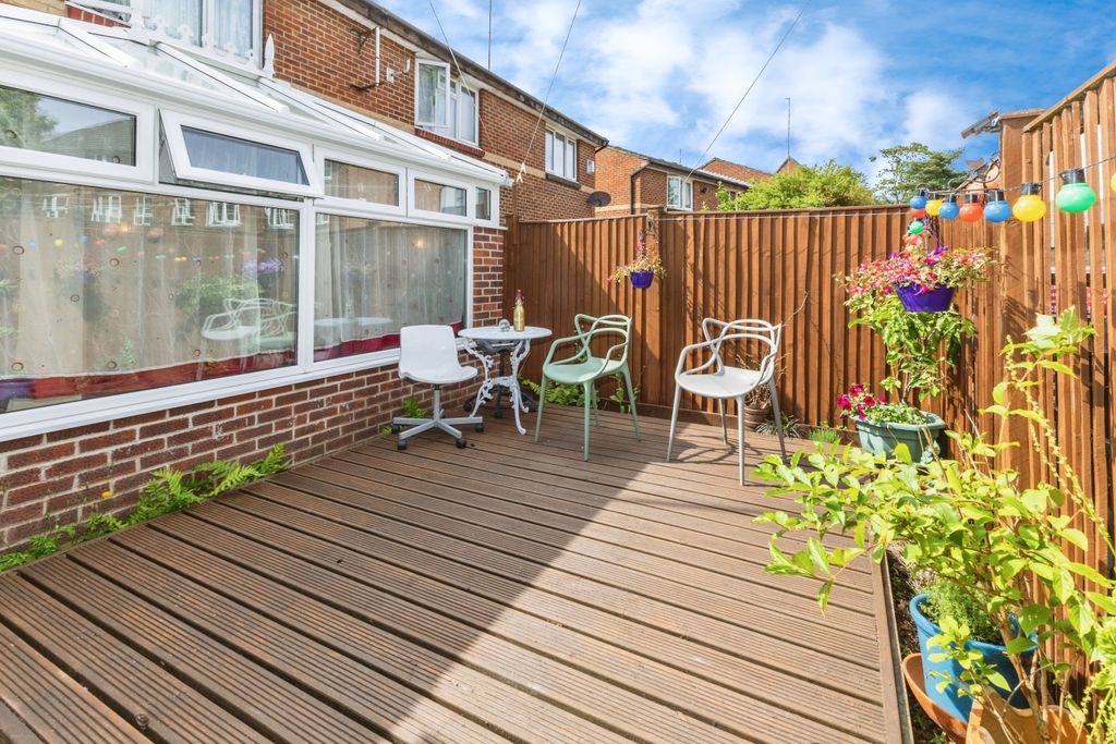 Property photo 1 of 21 Garden