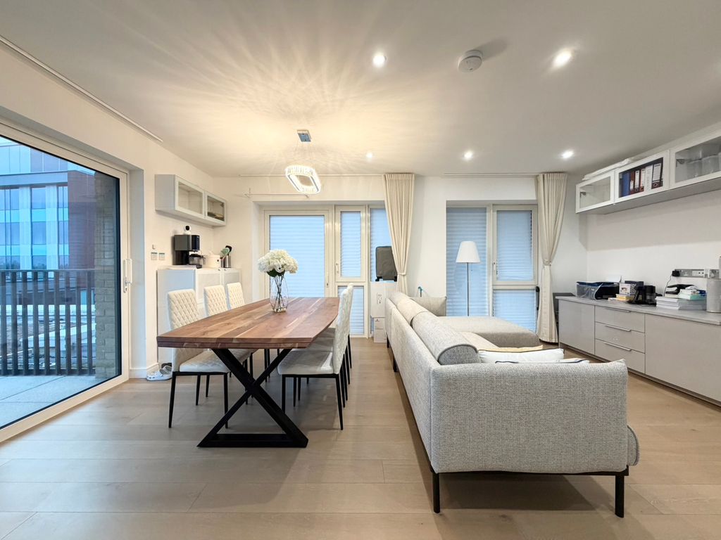 Property photo 3 of 23