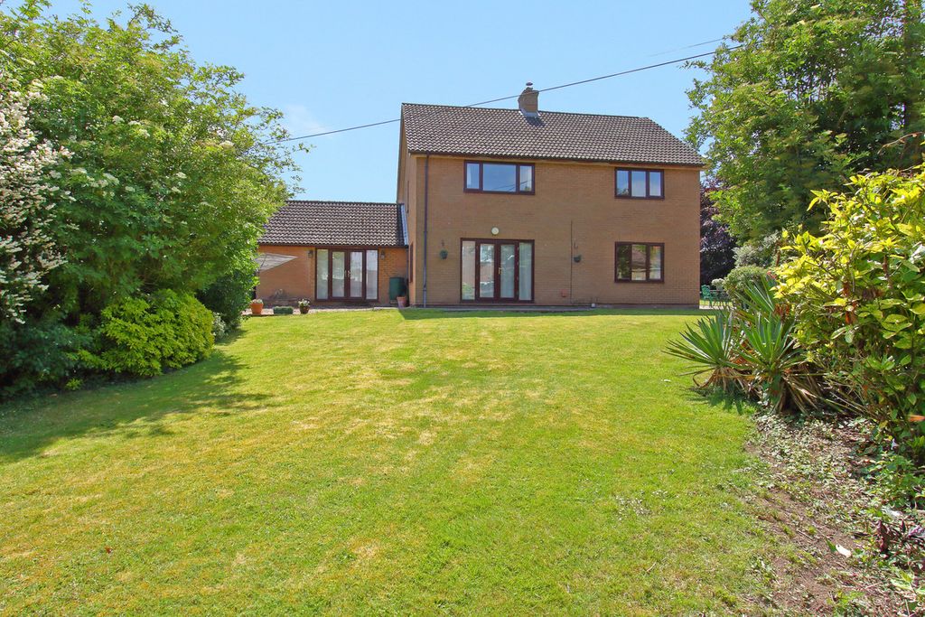 Property photo 2 of 18