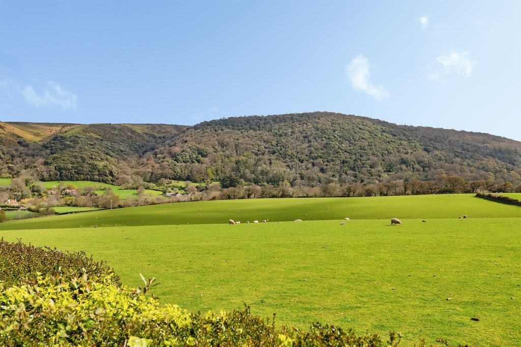 Property photo 3 of 22