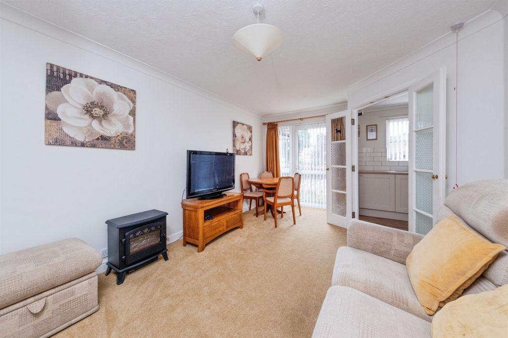 Property photo 3 of 12