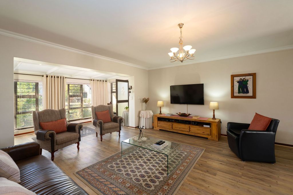 Property photo 3 of 21 Sw1727850