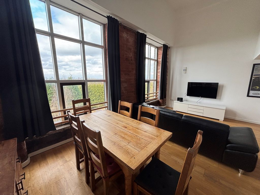 Property photo 2 of 11 Lounge