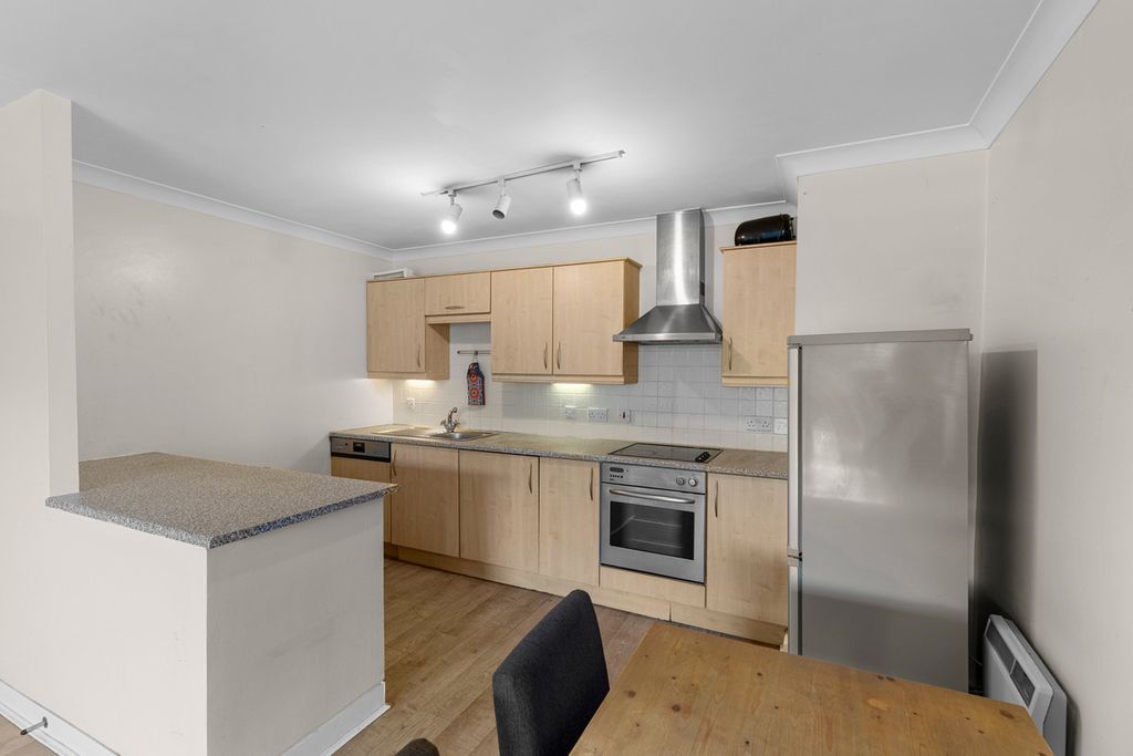 Property photo 3 of 11