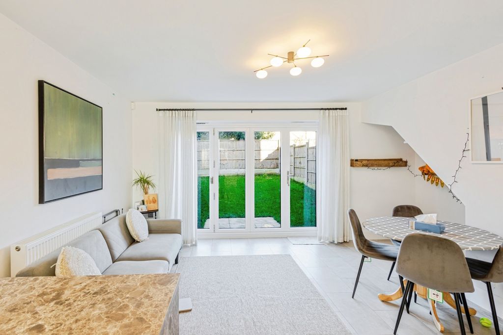 Property photo 2 of 17 Kitchen Diner