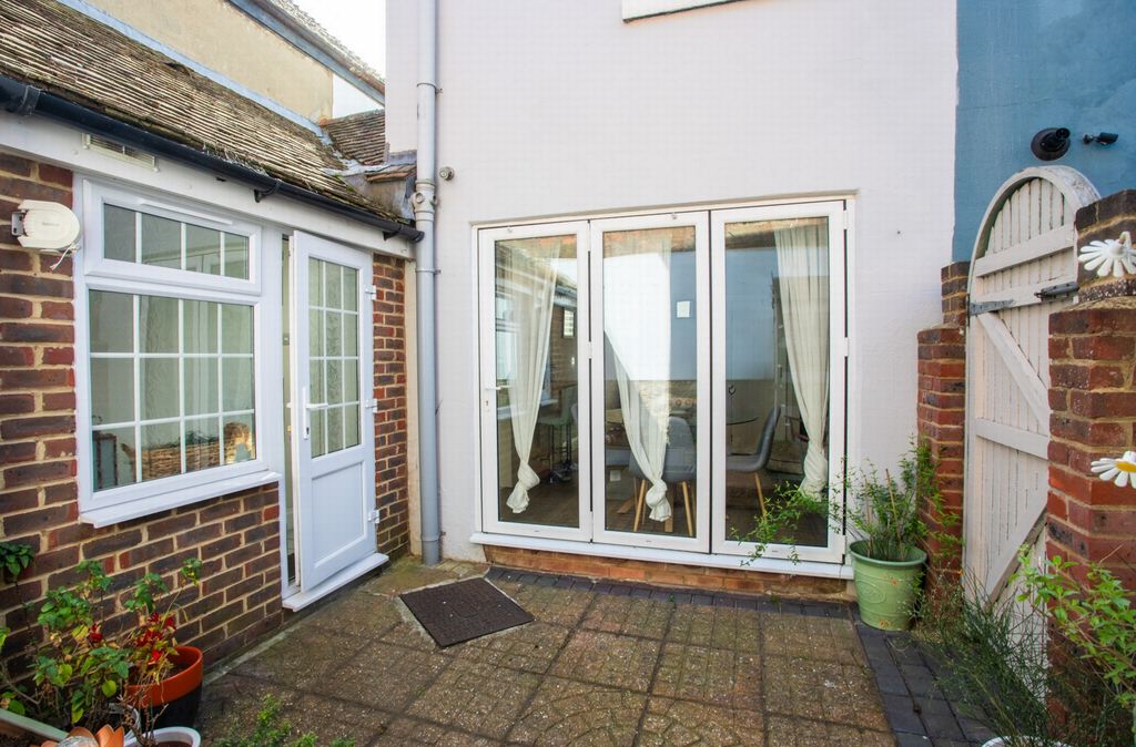 Property photo 2 of 21 Rear