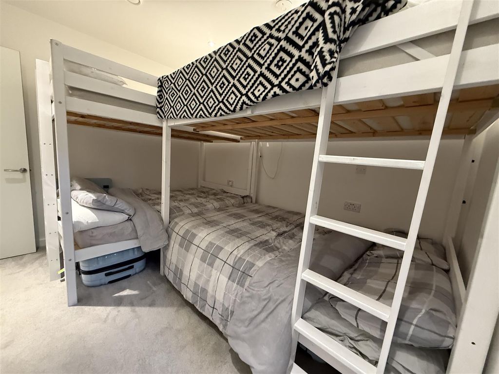 Property photo 3 of 30