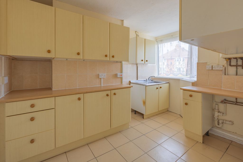 Property photo 2 of 12 Ewemove Taunton Roman Road (5)