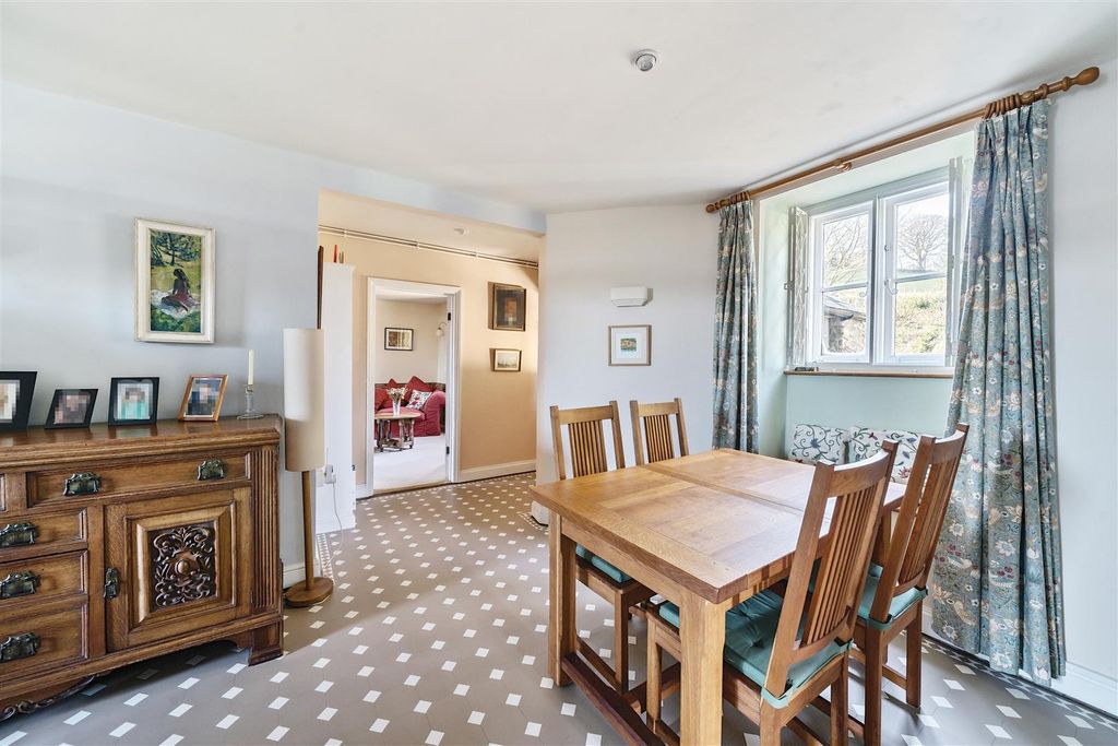 Property photo 3 of 27 Dining Room