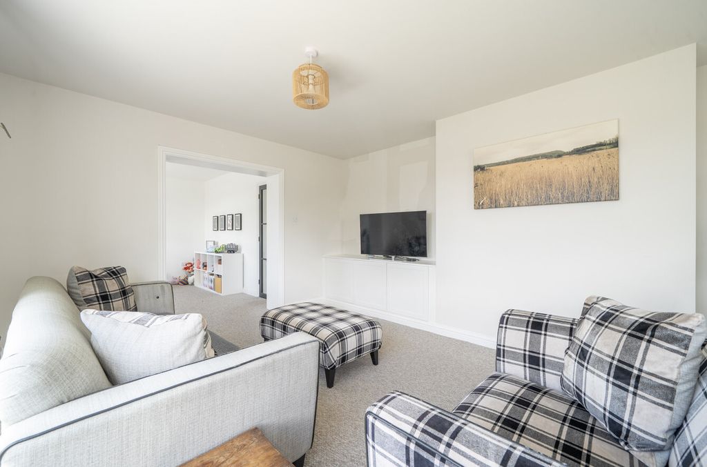 Property photo 2 of 26 1470371-2-6A28417...