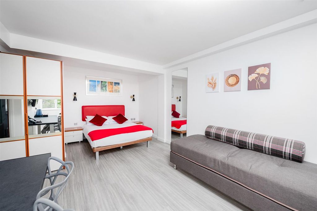 Property photo 1 of 10 Studio Room