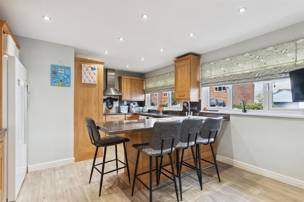 Property photo 2 of 22 Kitchen