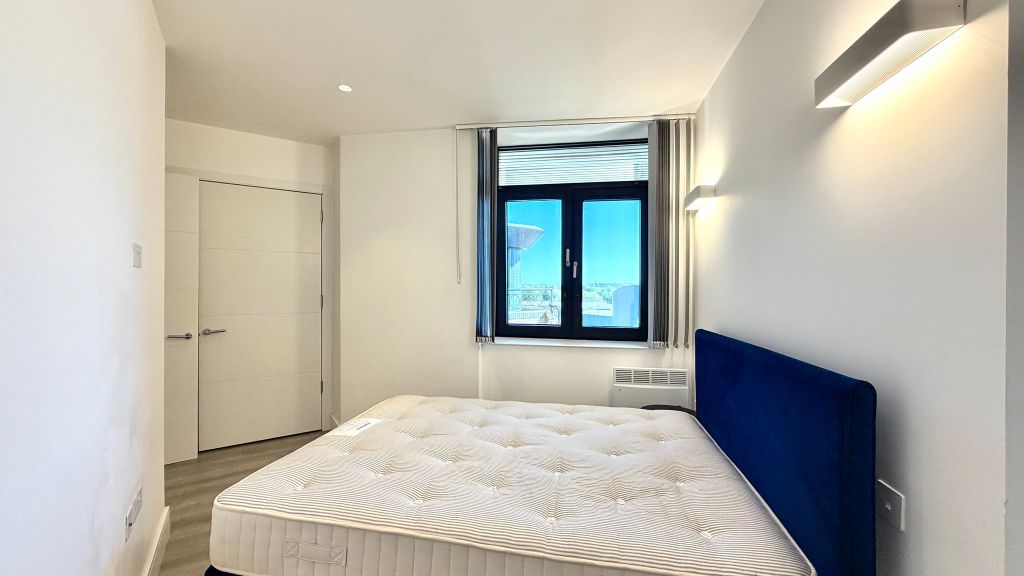 Property photo 3 of 10 Bedroom