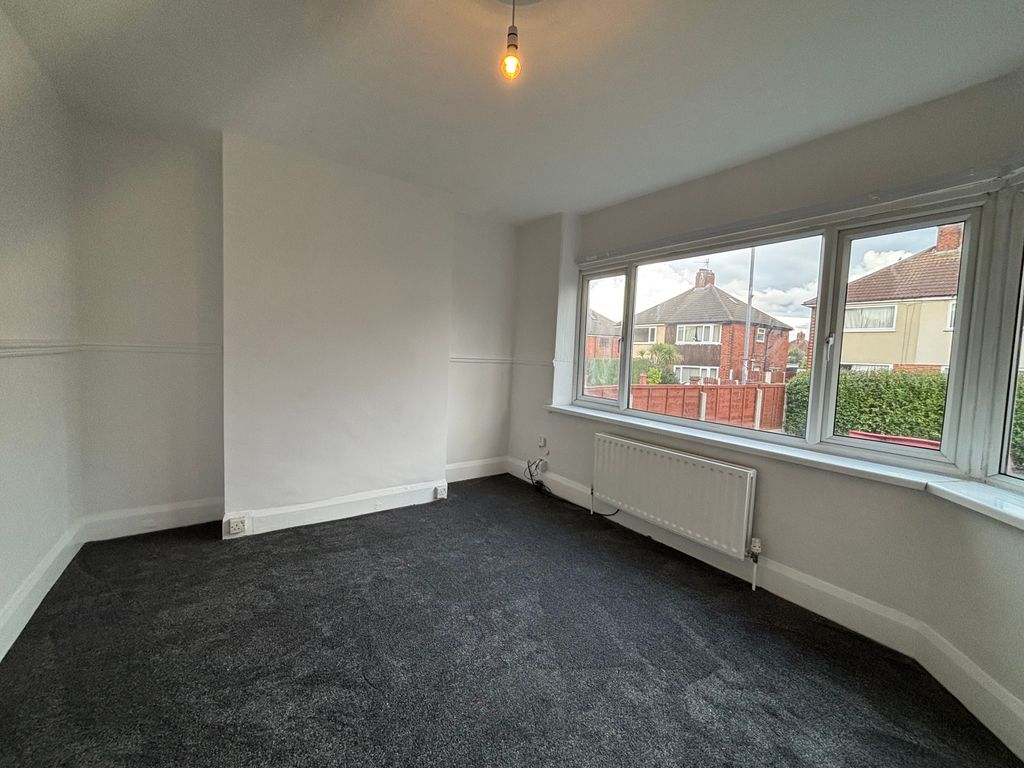 Property photo 1 of 10 Lounge