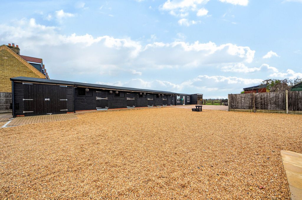 Property photo 3 of 29