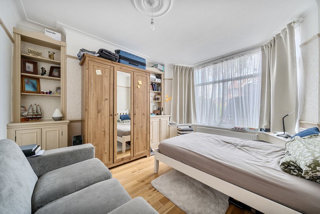 Property photo 3 of 25 1313195-8-685953B...