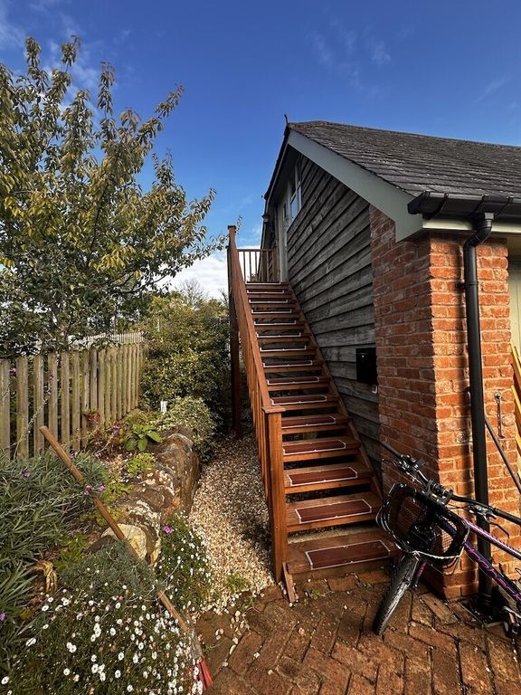 Property photo 2 of 12 Annexe  25 Access .J