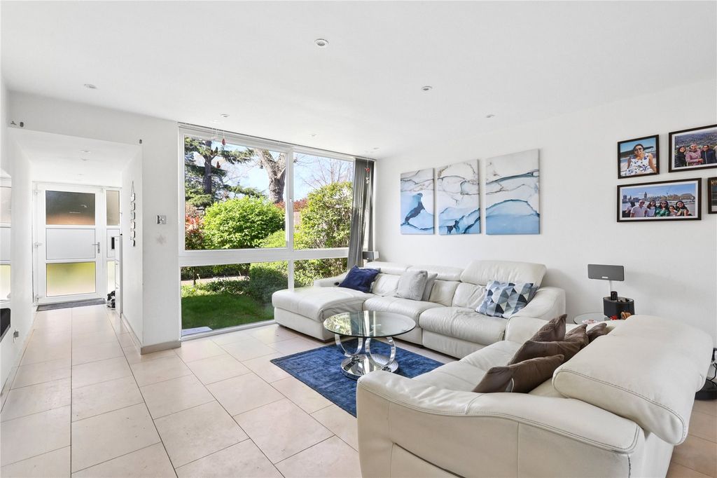 Property photo 2 of 13 Picture No. 14