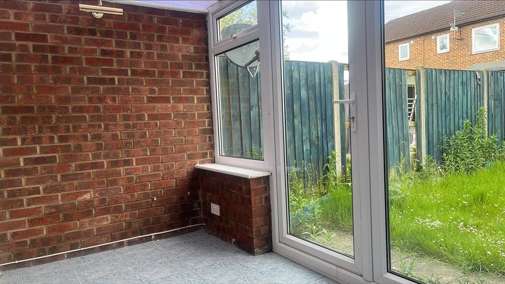 Property photo 2 of 7 Conservatory