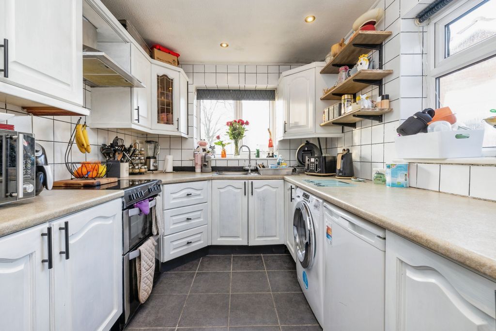 Property photo 2 of 13 Kitchen