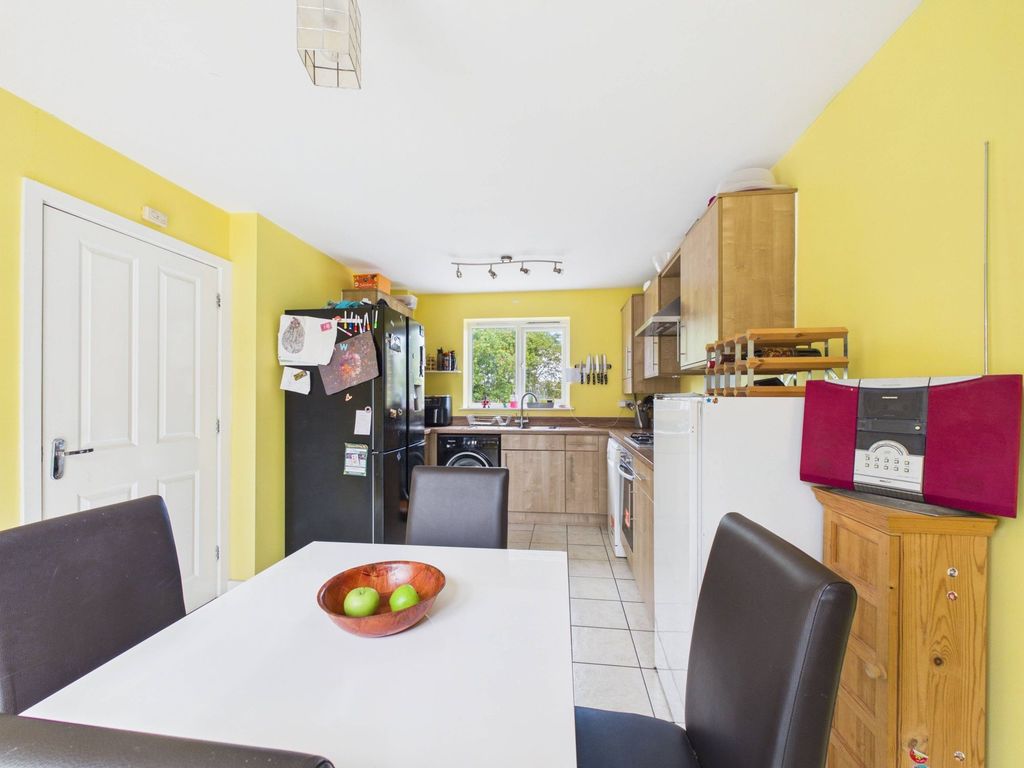 Property photo 2 of 25