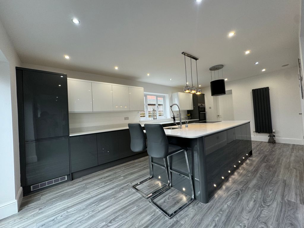 Property photo 2 of 42 Img_1736.Jpeg