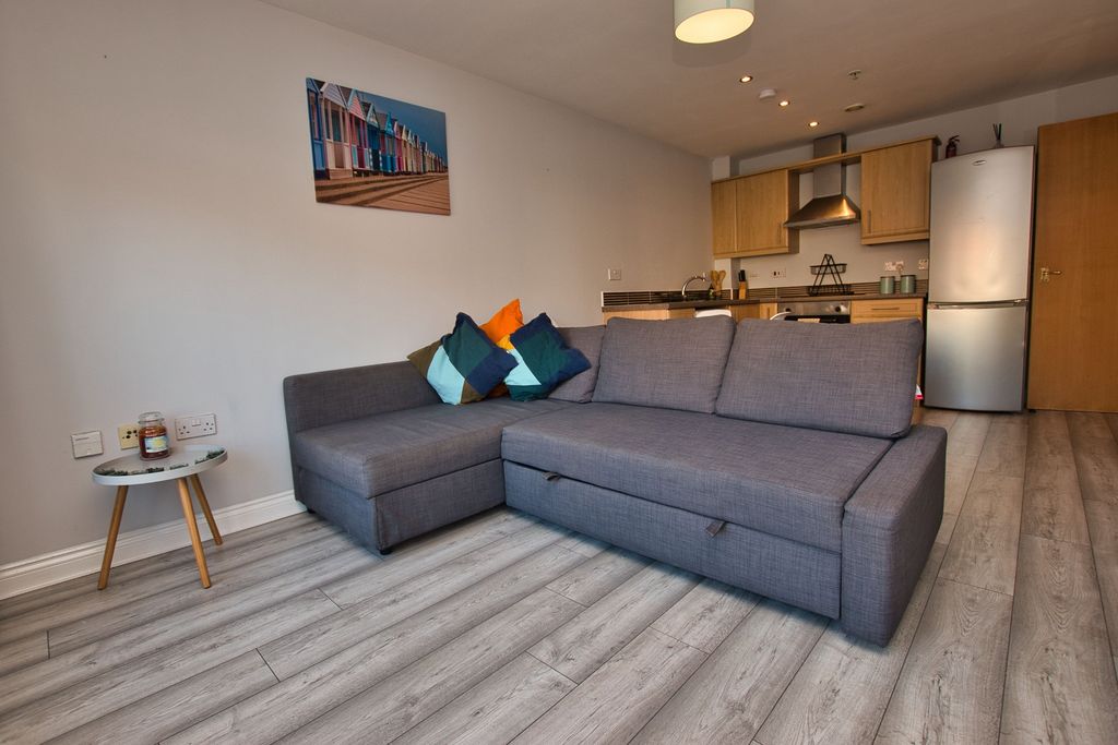 Property photo 2 of 9