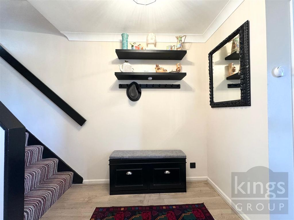 Property photo 2 of 30 Entrance Hall