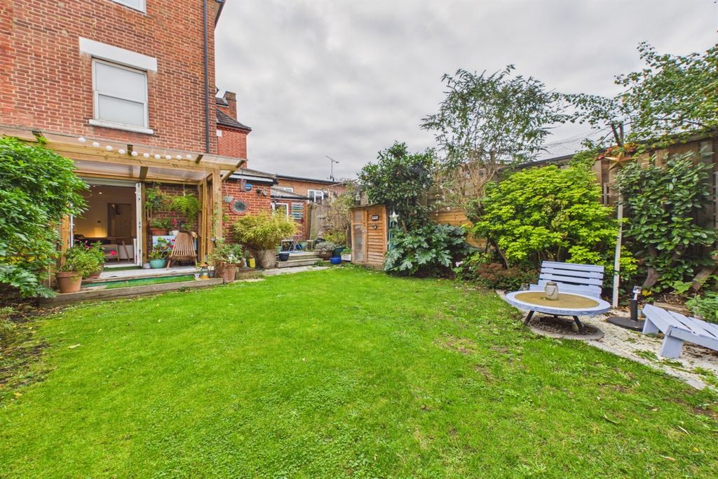 Property photo 3 of 12 Garden