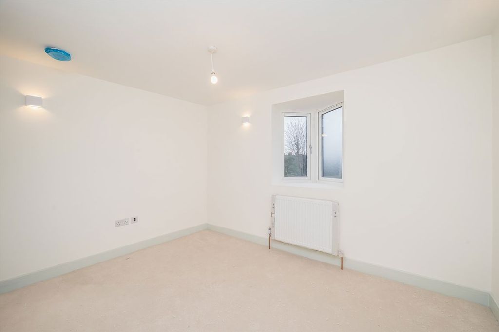 Property photo 3 of 3