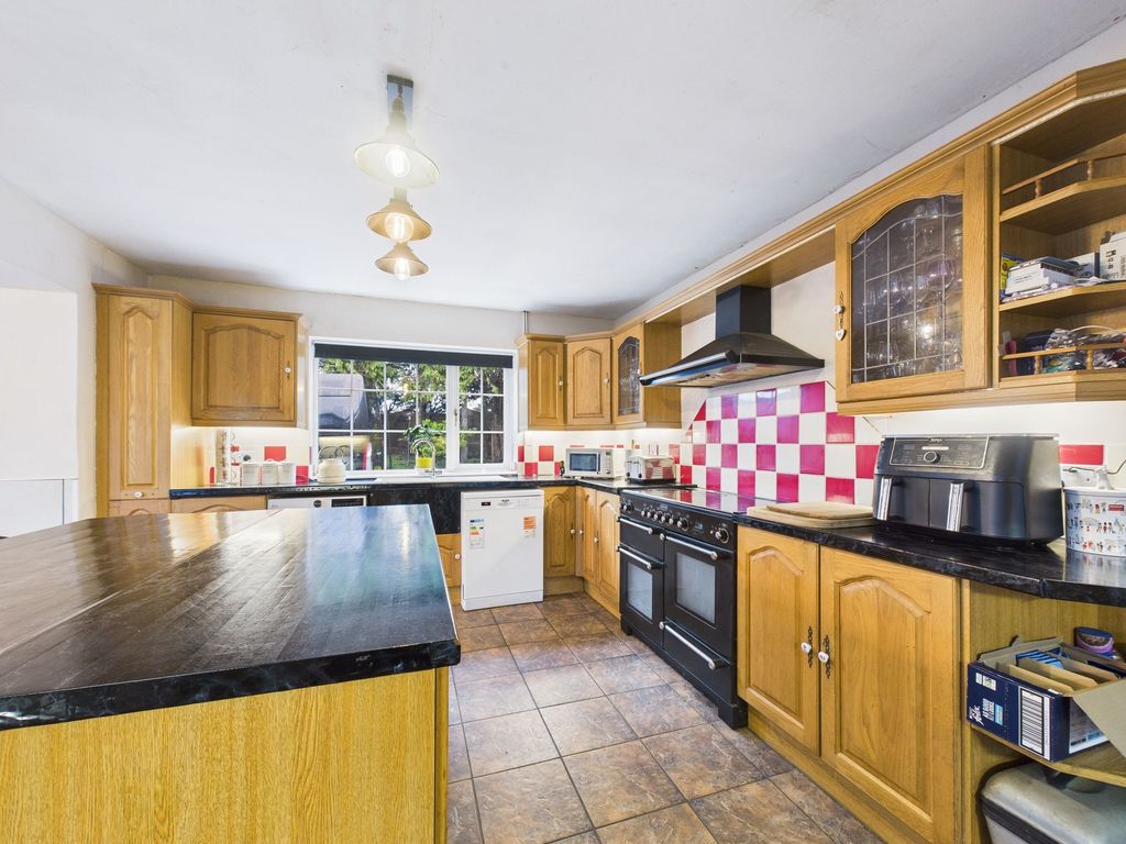 Property photo 3 of 36