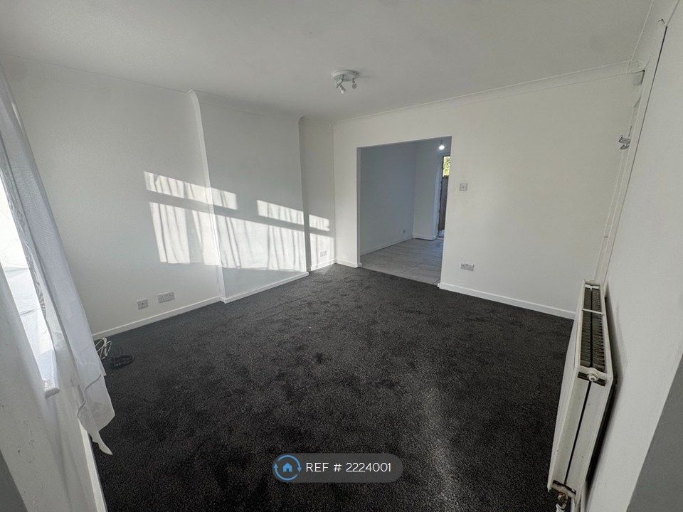 Property photo 2 of 15 Lounge
