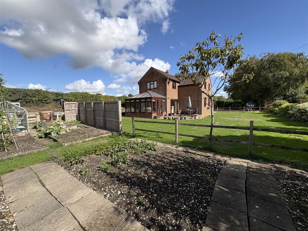 Property photo 2 of 10