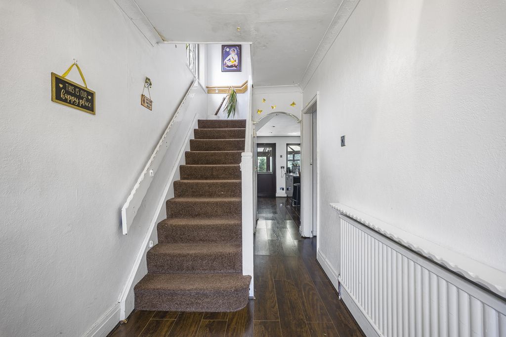 Property photo 3 of 22