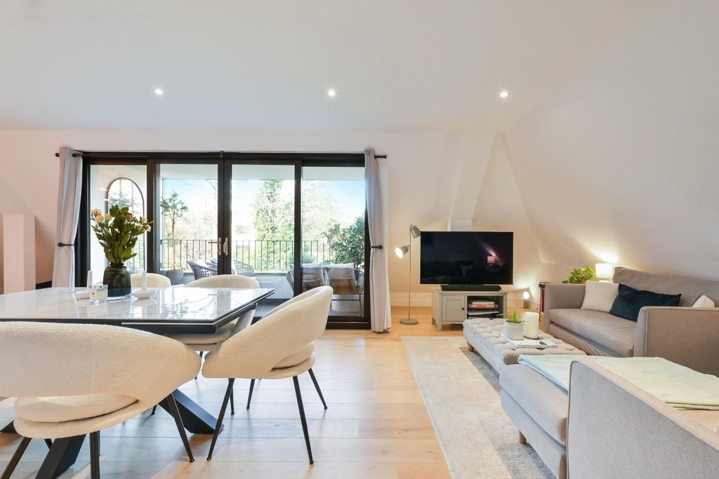 Additional image 10 of 2 bed flat for saleThe Drive, Coulsdon CR5