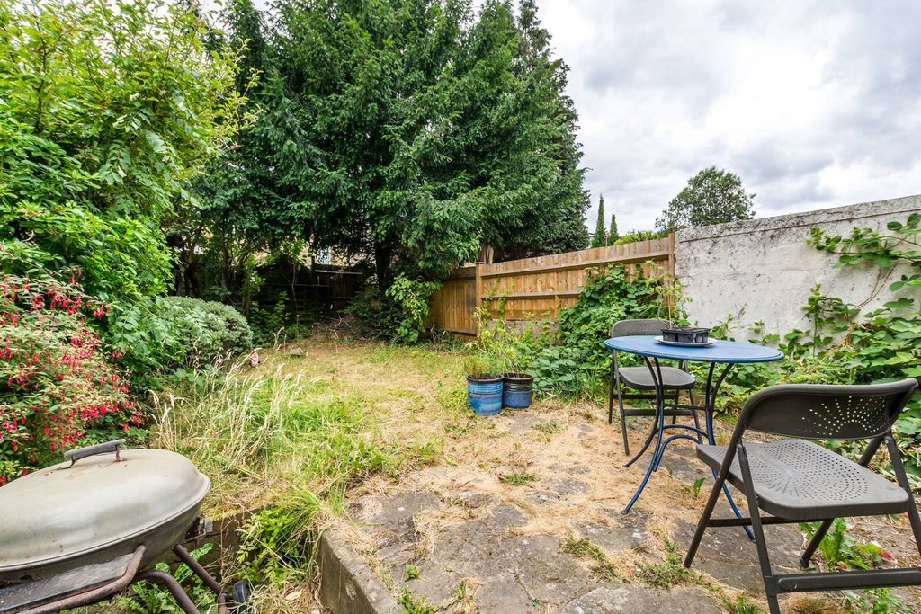Property photo 3 of 5