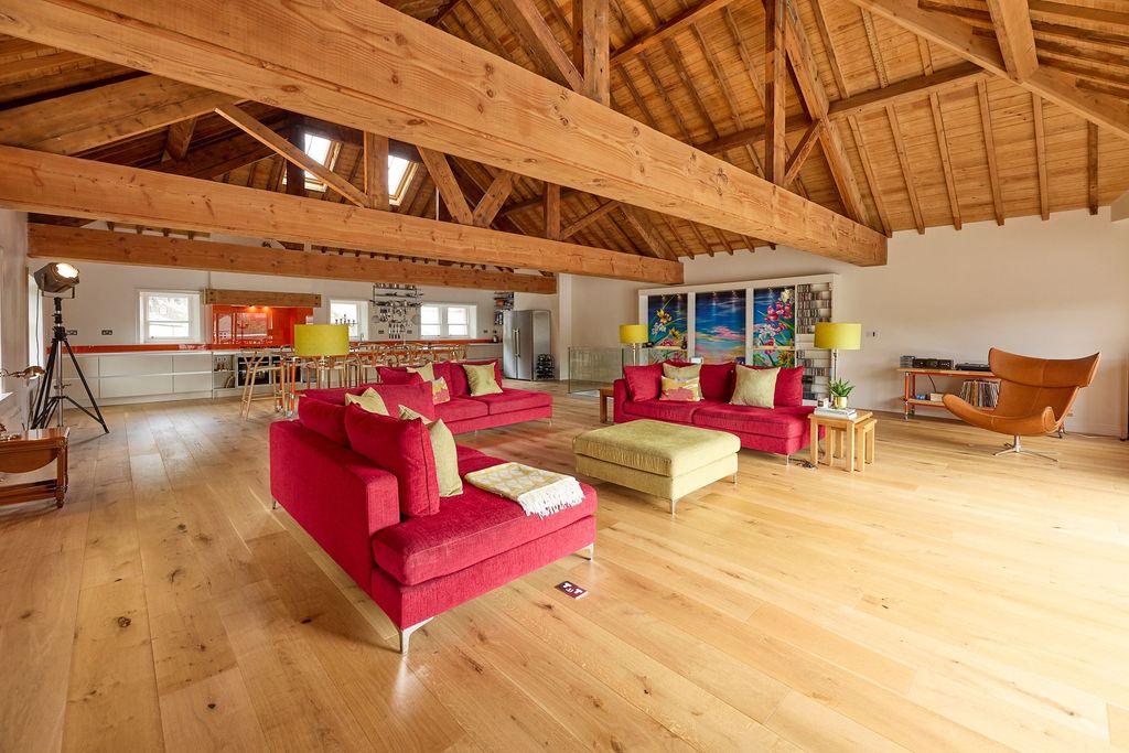 Property photo 3 of 55