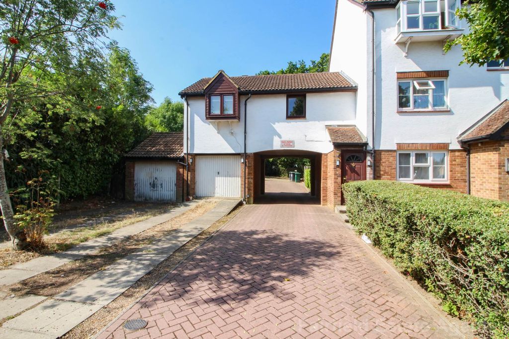 Property photo 1 of 12