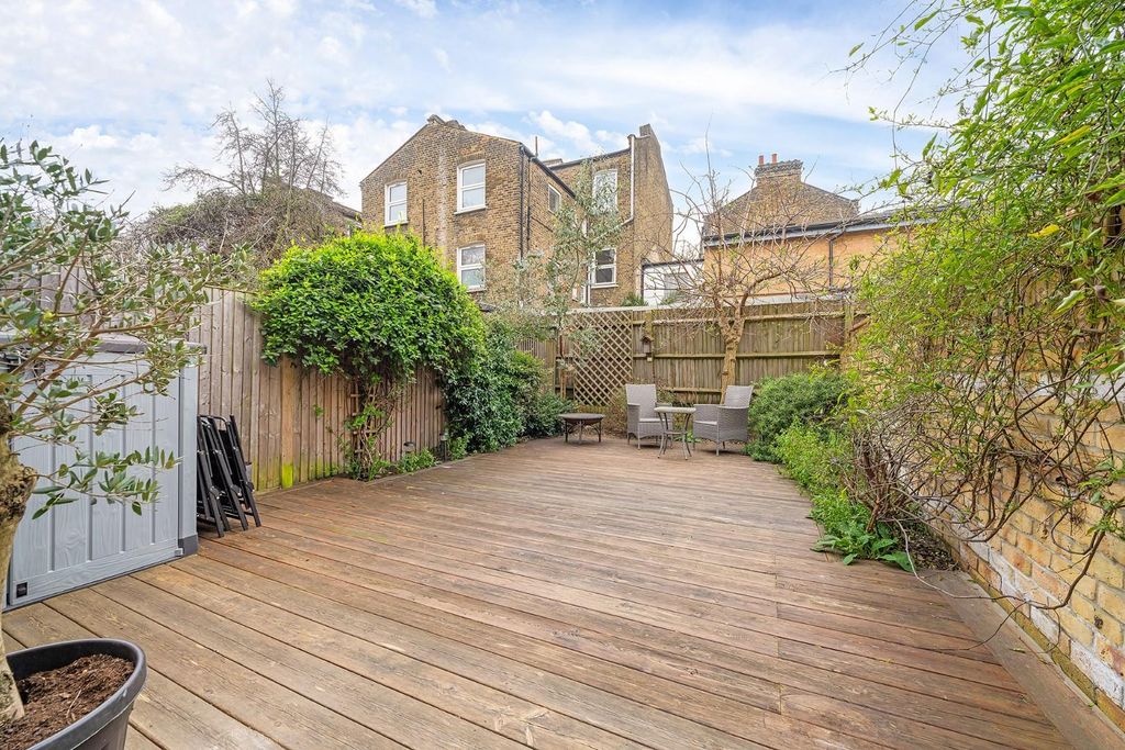 Property photo 2 of 14 Garden.Jpg