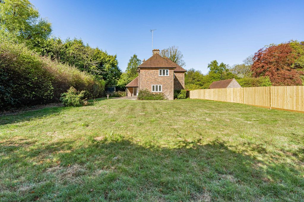 Property photo 2 of 27