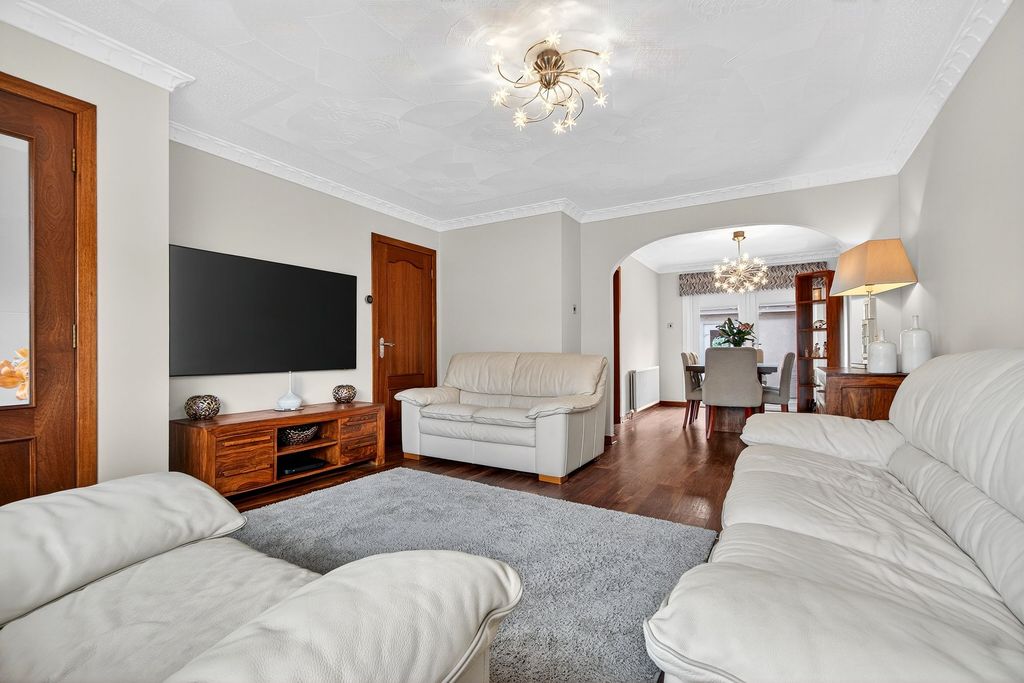 Property photo 2 of 26