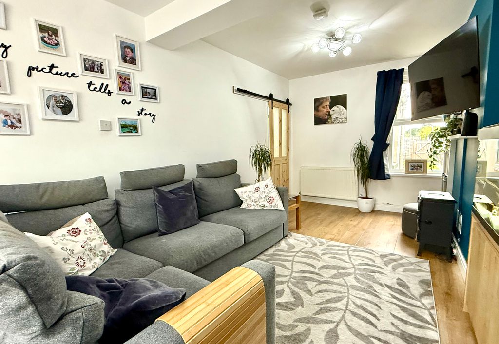 Property photo 3 of 12